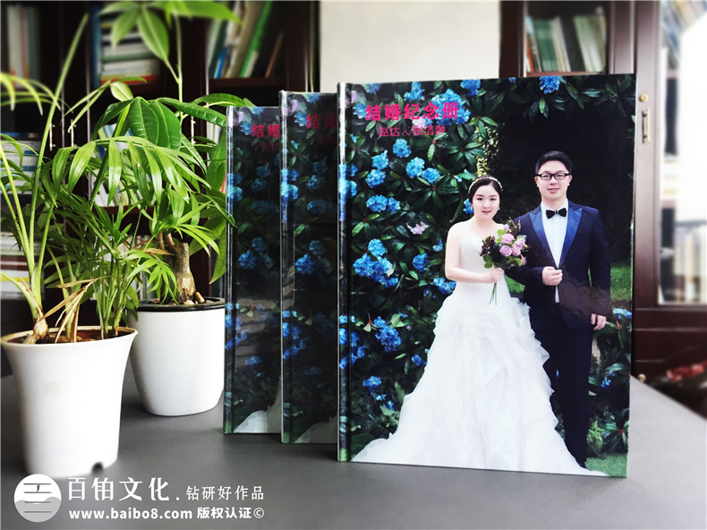 結(jié)婚紀(jì)念冊設(shè)計-結(jié)婚新人的紀(jì)念冊內(nèi)頁應(yīng)該怎么排版第1張-宣傳畫冊,紀(jì)念冊設(shè)計制作-價格費用,文案模板,印刷裝訂,尺寸大小